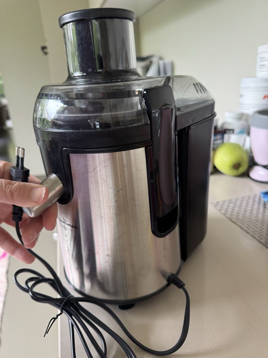 Moulinex Elettrodomestici da cucina: Moulinex Frutelia+ Juicer - Excellent Condition – Nuovo (secondo la descrizione) da Zürich venduto da alieacelina