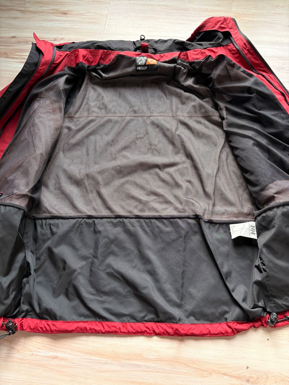 Helly Hansen Jacken: Helly Hansen Jacke – Gebraucht aus Wigoltingen von _vntg_ 2