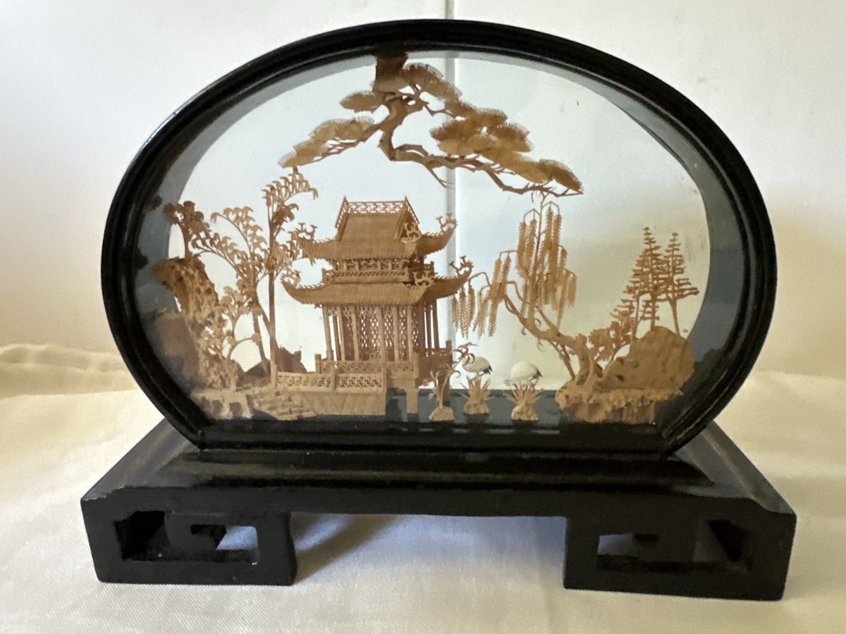 Xilografie: Chinesische Holzschnitzerei mit Pagode und Baum, Nr. 213 – Usato da Zürich venduto da Chaeffeler 1