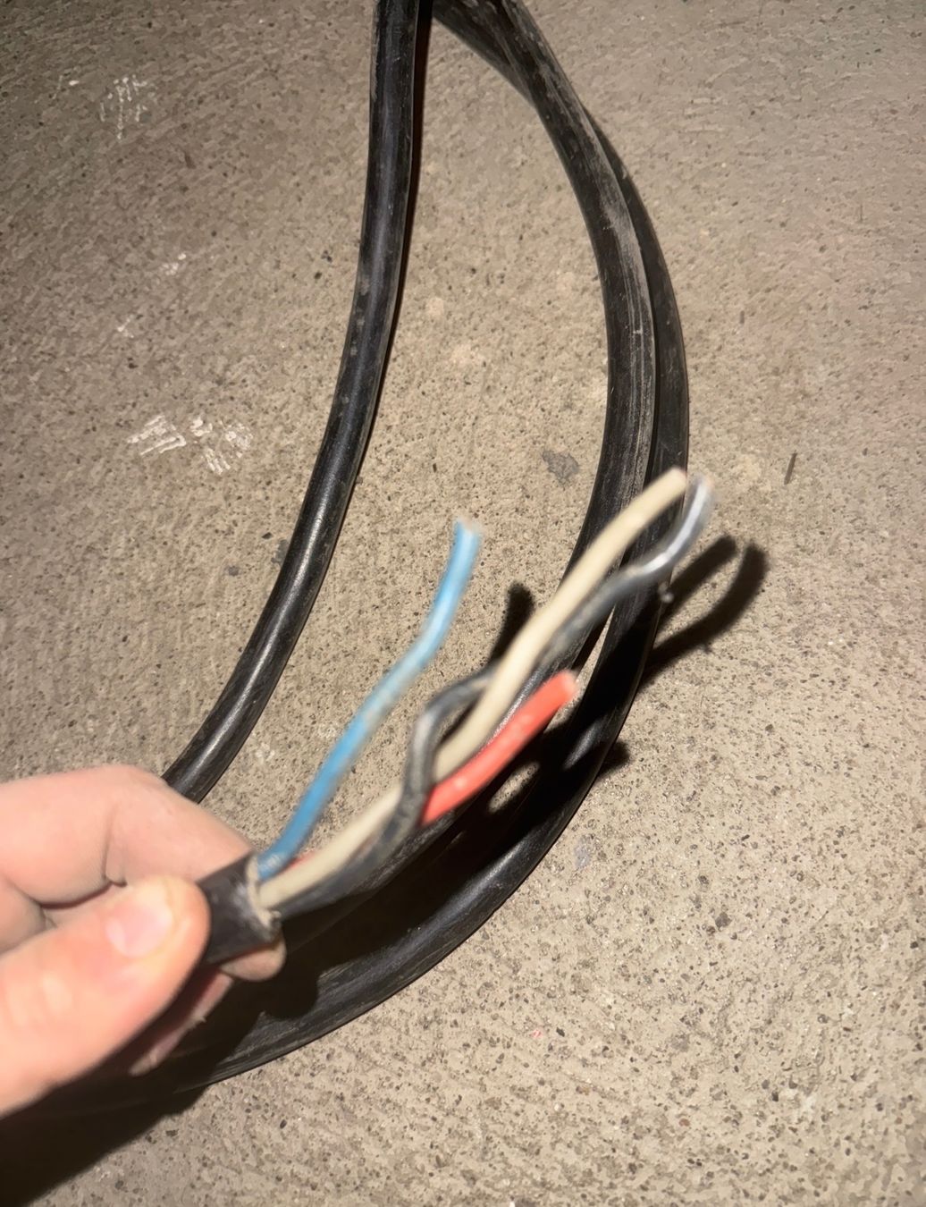Cavi: Black Electrical Wire - Used, As Is - DIY Projects, Repairs – Usato da Müllheim Dorf venduto da kry_q6kn 3