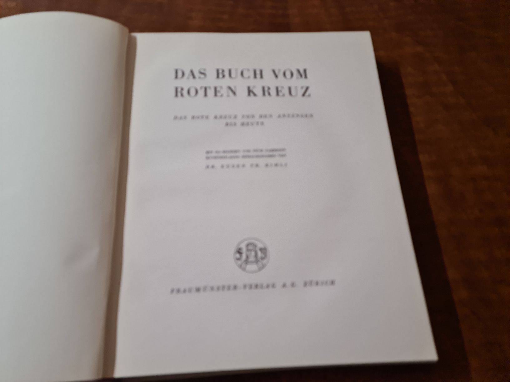 Bücher: Das Buch vom roten Kreuz – Gebraucht aus Erstfeld von Uhu1980 1