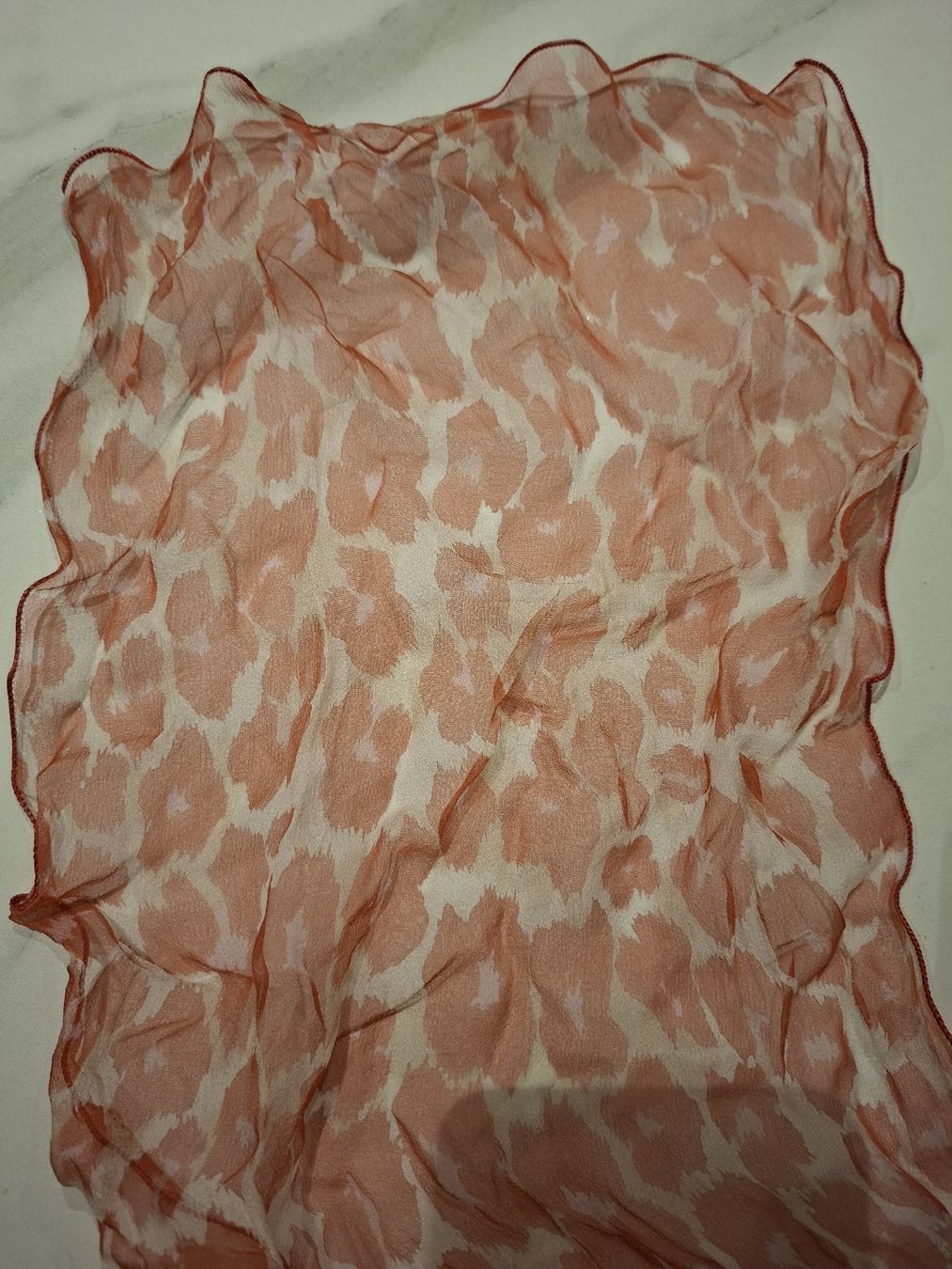 Foulard & Sciarpe: Elegant silk scarf with red flower pattern - Made in Franc – Nuovo (secondo la descrizione) da Zürich venduto da oli_p8cc 2