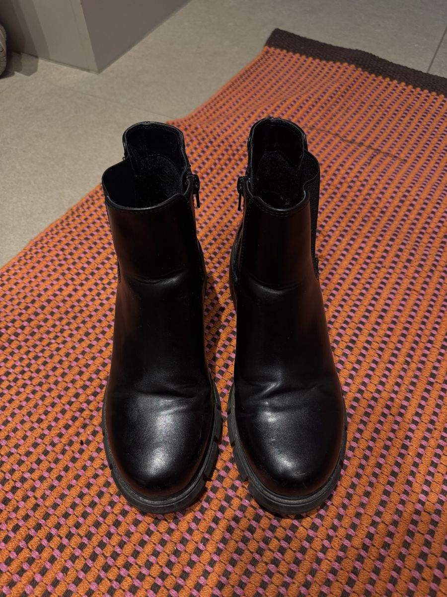 Scarpe da donna: boots black – Usato da Roggwil BE venduto da lffcb 1