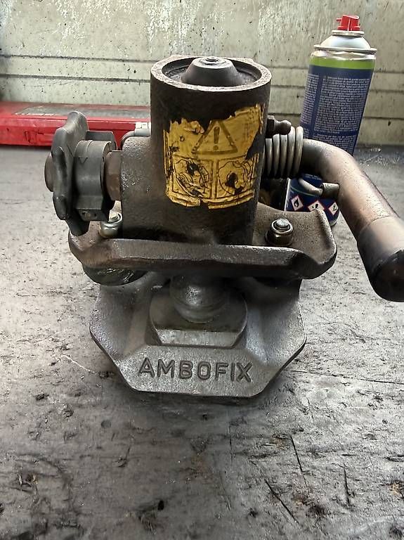 Ganci per rimorchio: Ambofix Bolzenkupplung  – Usato da Wauwil venduto da Patrol789