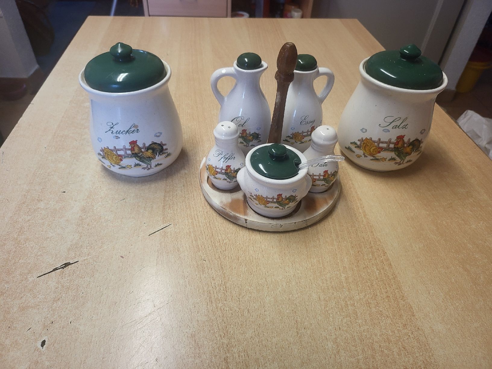 Set di piatti: Gewürz Menagerie – Usato da Oberried FR venduto da RICO170971