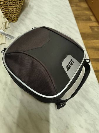 Givi Tankrucksack mit Tanklock