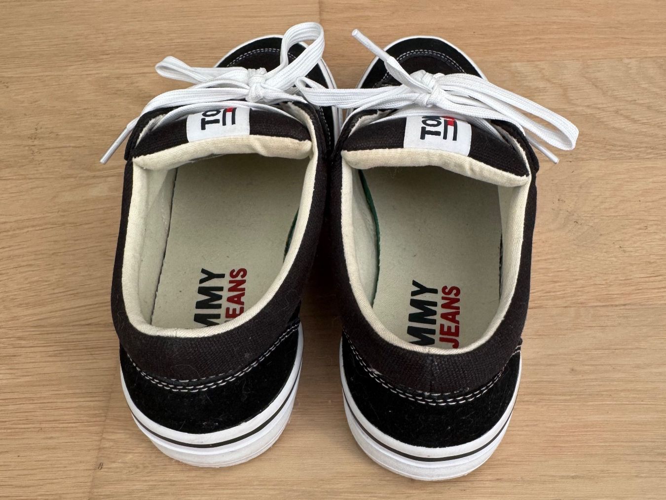 Tommy Hilfiger Damenschuhe: Tommy Hilfiger Sneakers (Gr. 37) – Neu (gemäss Beschreibung) aus Dübendorf von kmag-20 1