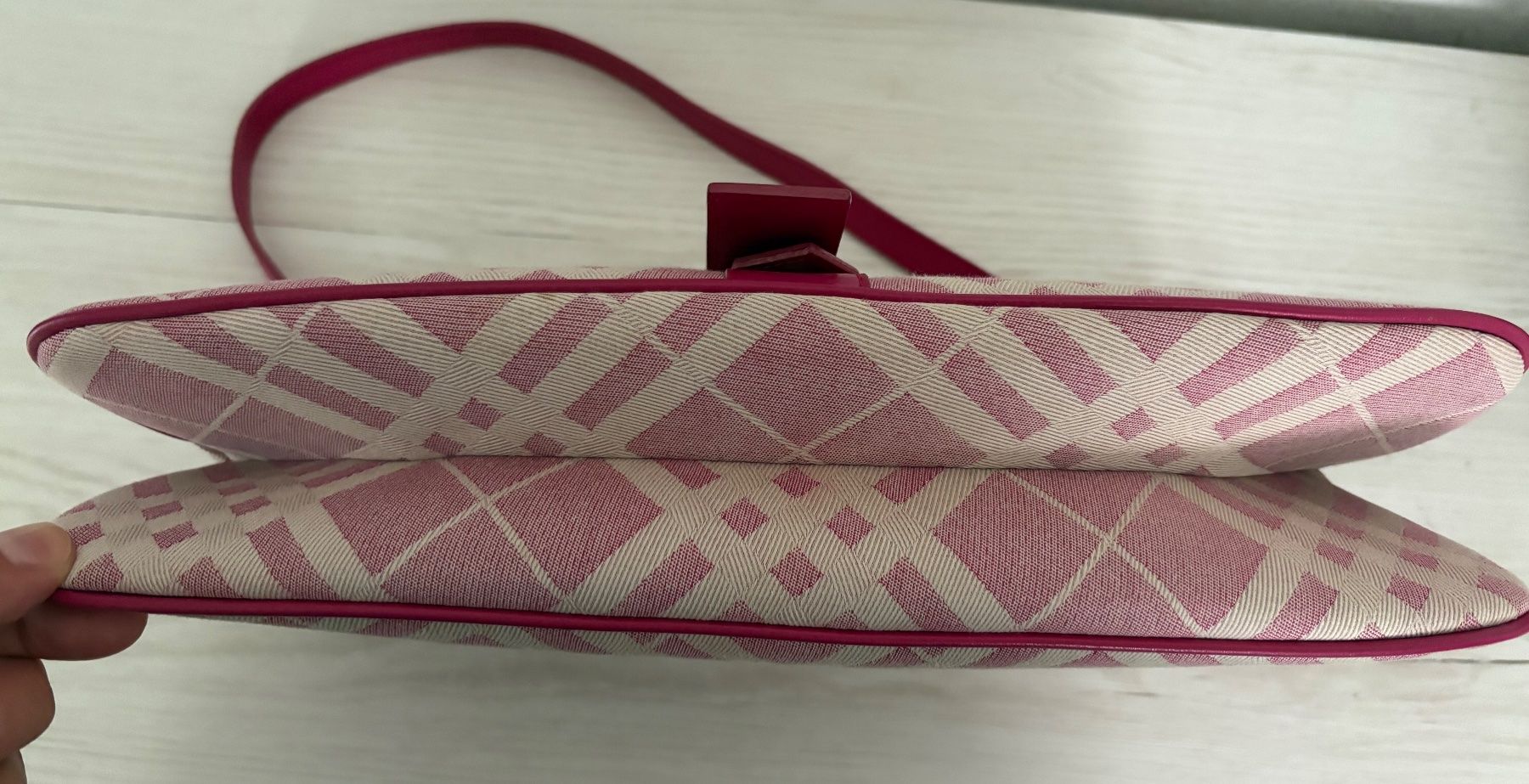 Burberry Borse da donna: Burberry Blue Label - Schultertasche Pink – Usato da Luzern venduto da VEL_7mlv 3