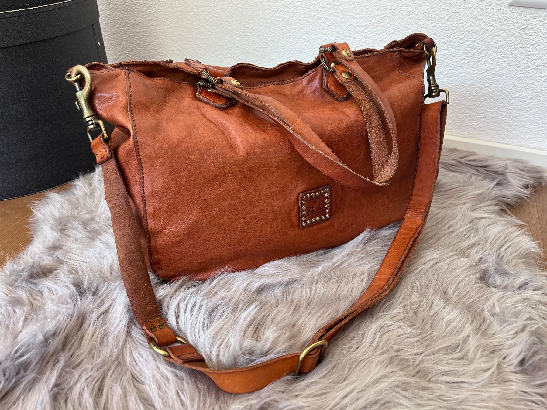 Campomaggi Borse da donna: Campomaggi Studded Leather Shoulder Bag in cognac – Usato da Turgi venduto da spieszlia 1