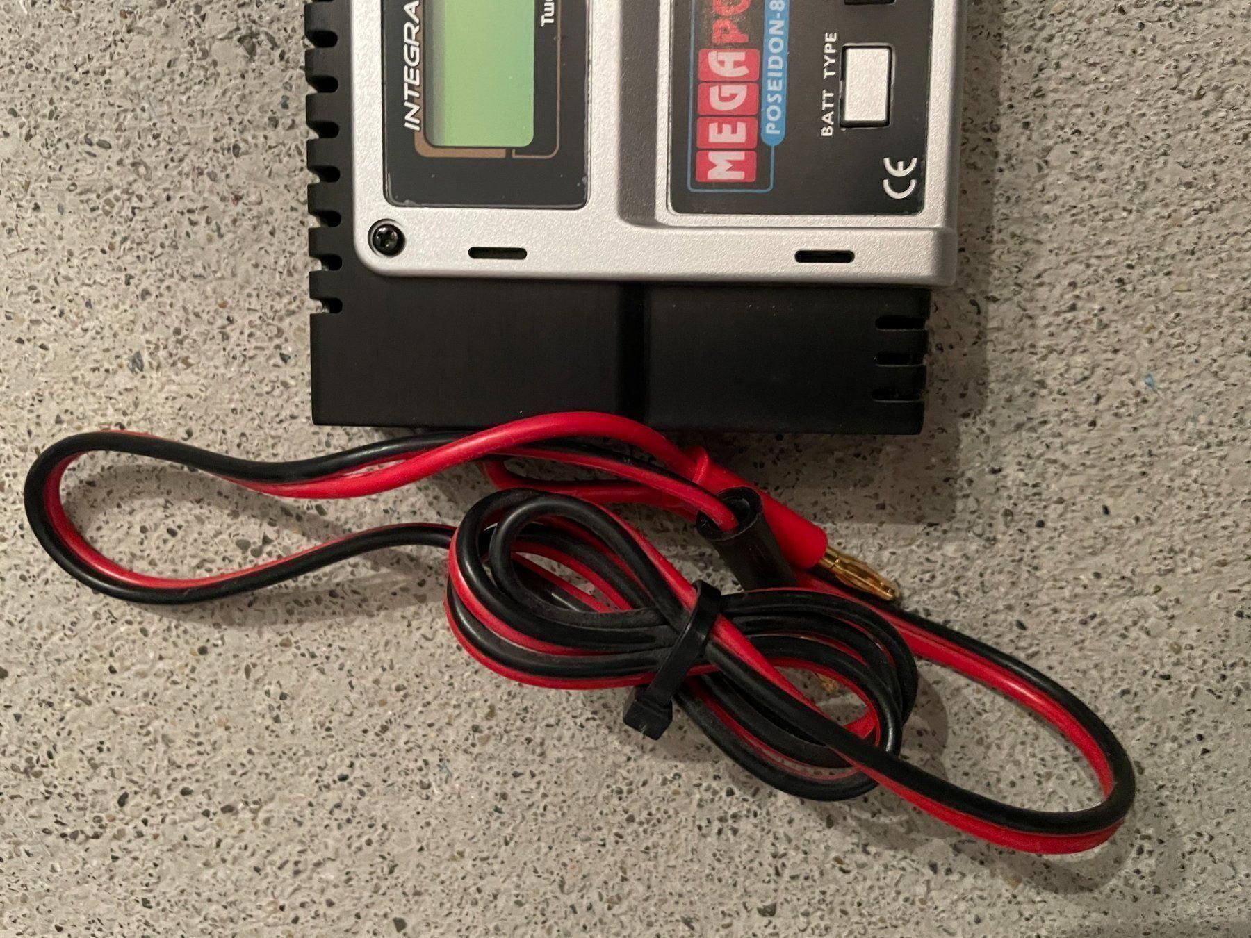 Batterie, Caricabatterie & Alimentatori: Chargeur MegaPower 830DC – Usato da Chatel-St-Denis venduto da Yopcath 2