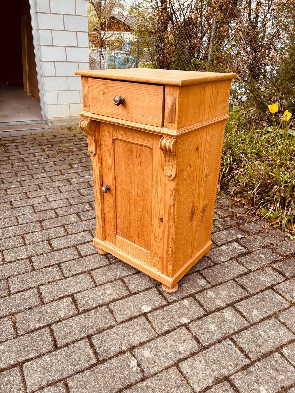 Comodini: Altes originales Nachttischlein – Usato da Lyss venduto da Marylinn58 1