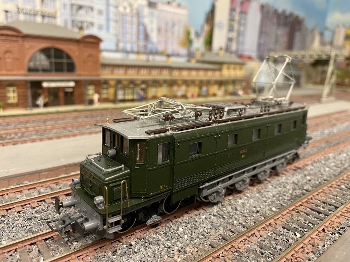 Liliput Modelleisenbahnen: Liliput 4750 SBB Ae 4/7 – Gebraucht aus Glattpark (Opfikon) von anywaya23 2