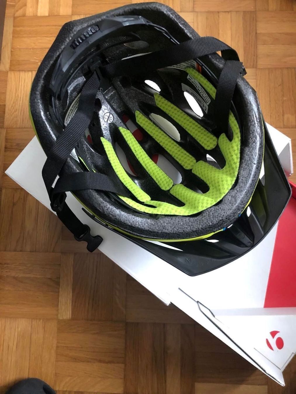 Caschi: BONTRAGER SOLSTICE HELMET YOUTH GR. S – Nuovo e nell'imballaggio originale da Münchenstein venduto da alessioivan 2
