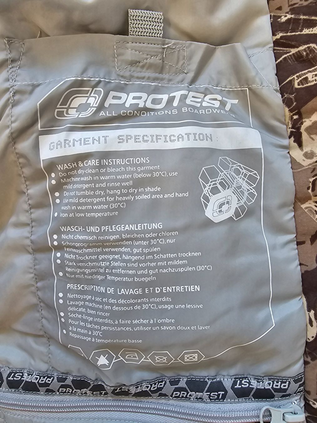 Protest Giacche: Snowboardjacke PROTEST BOARDWEAR GEOTECH 4.0 , MEDIUM – Usato da Aarau Rohr venduto da Mmiracle 7