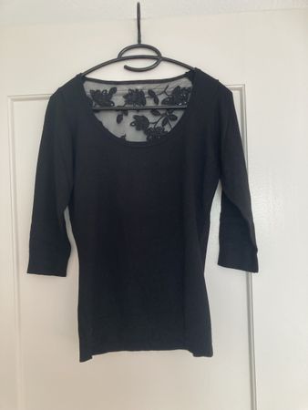 Schickes schwarzes Oberteil mit Spitze, Gr. 36/S, Top! (51)