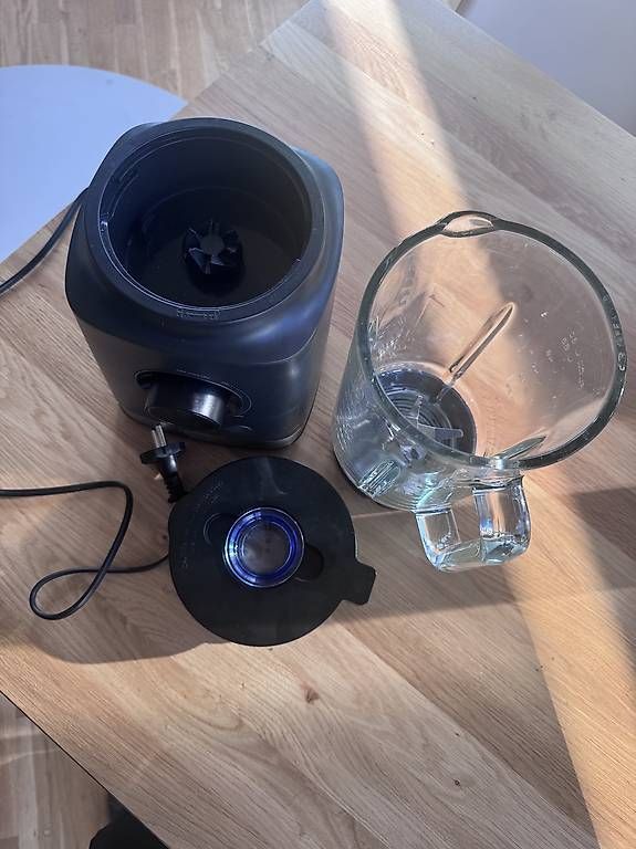 Elettrodomestici da cucina: Black & Decker Mixer (Standmixer) – Usato da Zürich venduto da Barbora.Ko 2