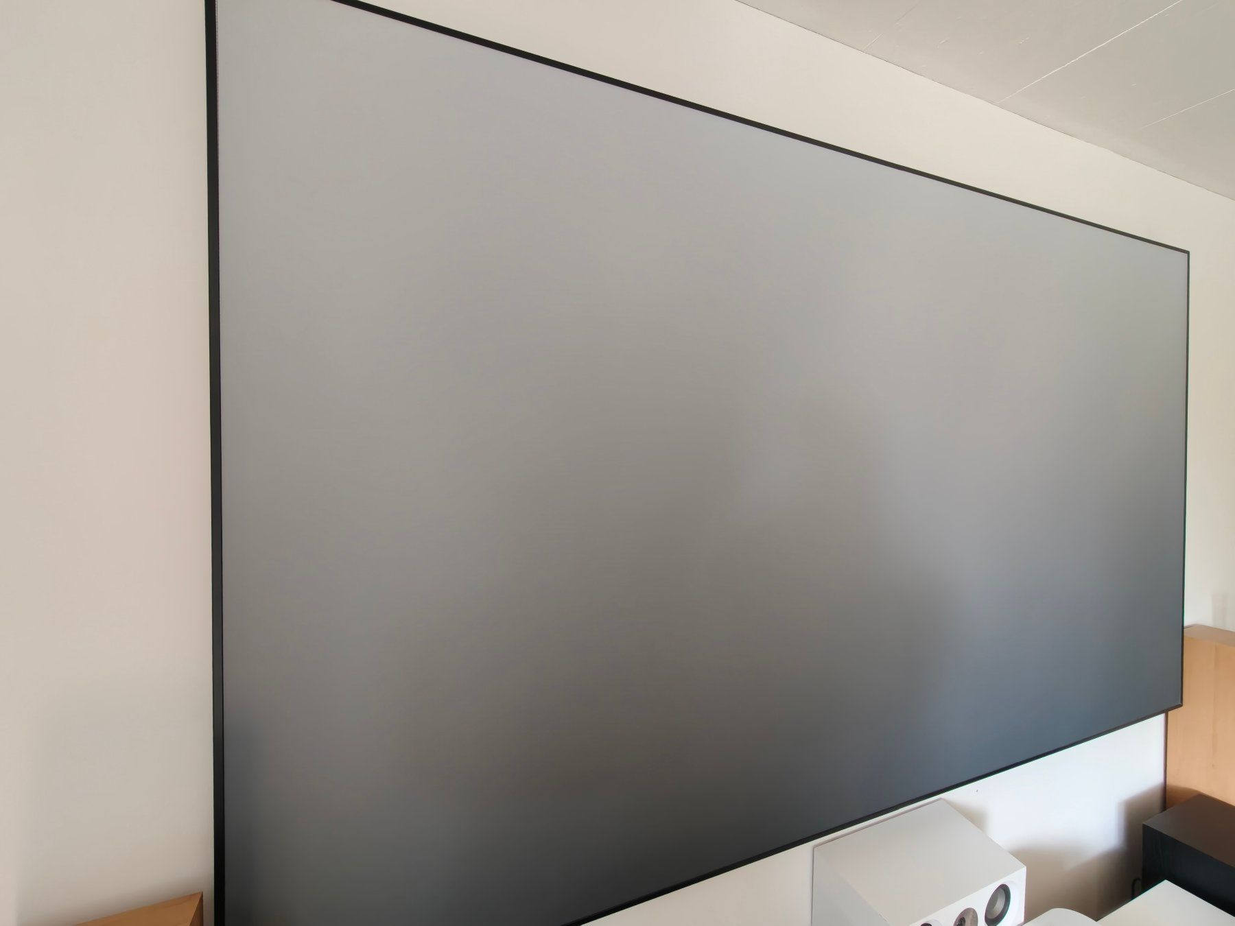 Schermi: Beamer Leinwand Celexon CLR UST 120'' Hochkontrast – Usato da St. Gallen venduto da Moeoe 1