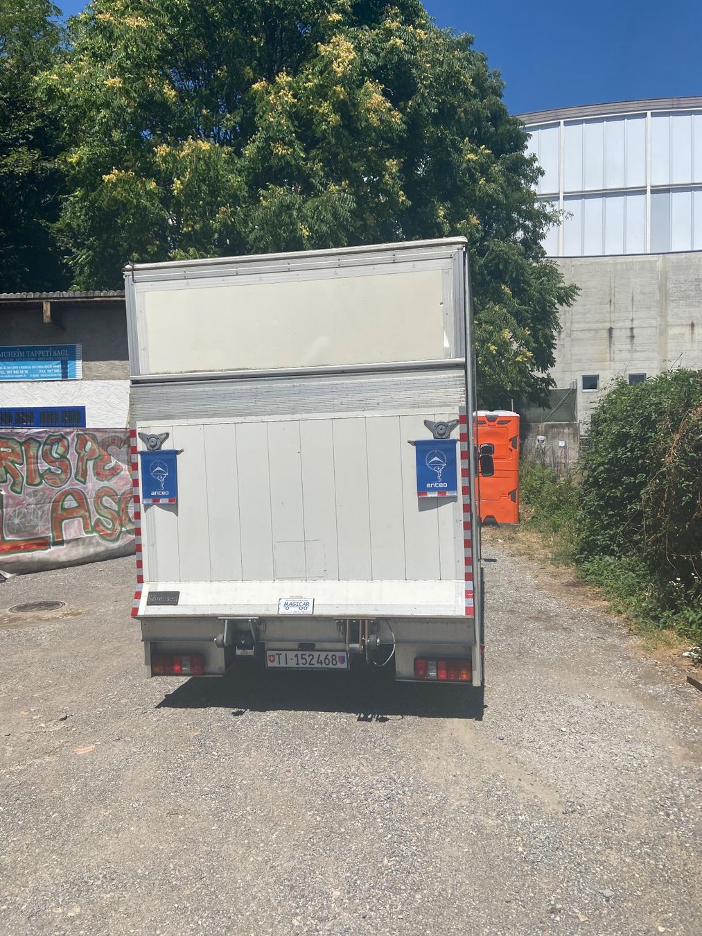 VW Nutzfahrzeuge: VW Food Truck complete! – Gebraucht aus Chiasso von hir_p6yj 3