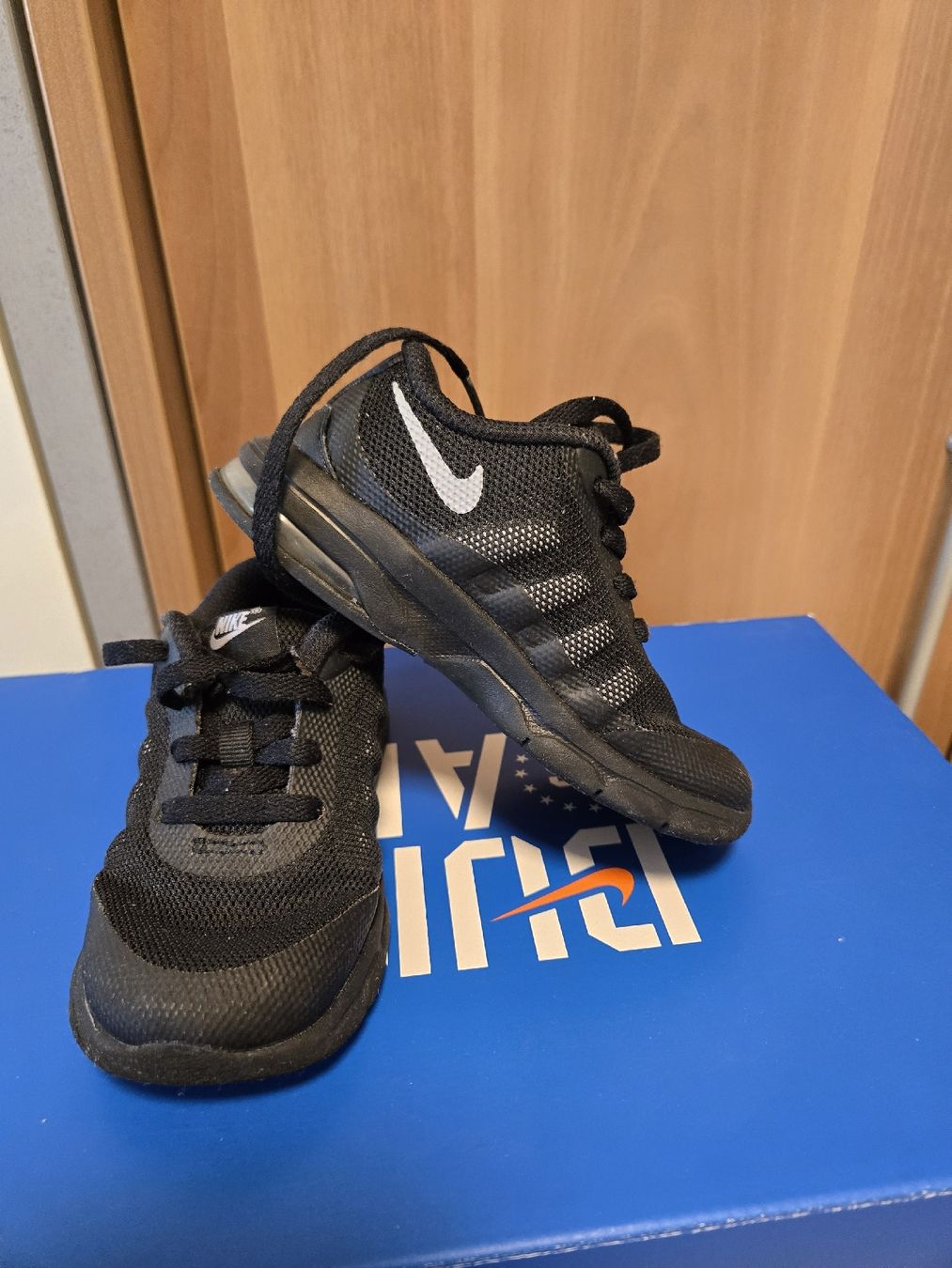 Nike Scarpe per ragazzi: Nike Air Max Invigor TD Gr: 25 – Usato da Winterthur venduto da SneakersLeo