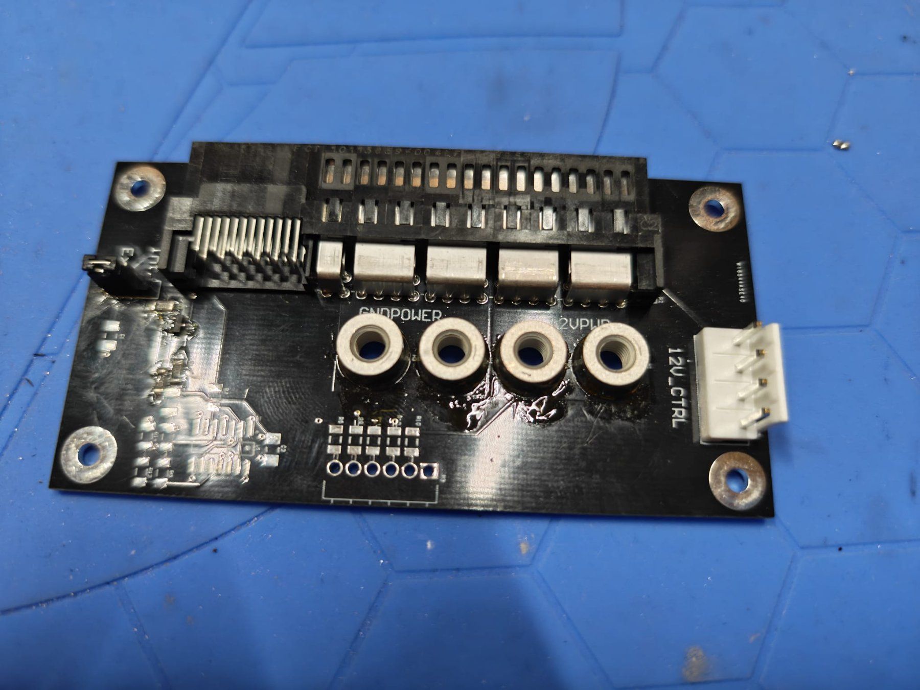 Componenti elettronici: 12V 750W PSU mit Adapter PCB – Usato da Sargans venduto da NewLifeForGPUs 3