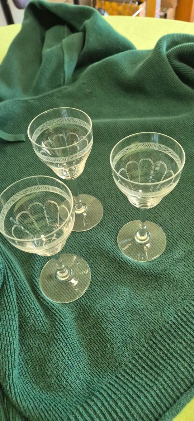 Bicchieri: 10 antike Weingläser aus Kristallglas – Usato da Uetikon am See venduto da Erdraute