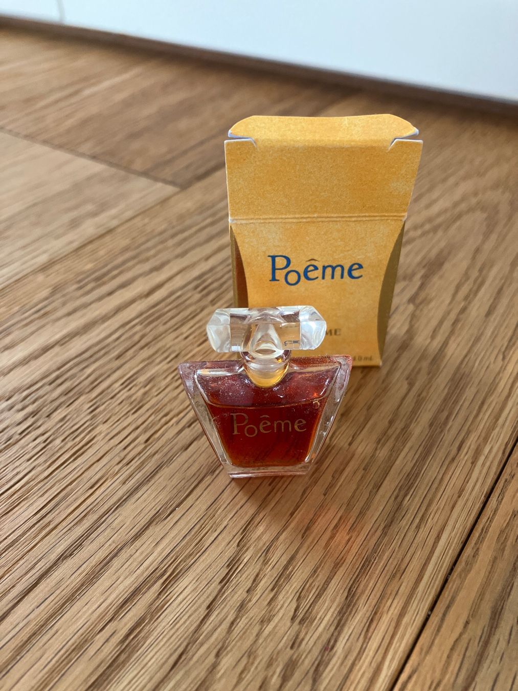 Profumi & Eau de Toilette: Miniatur Parfum (5 Stück) – Nuovo e nell'imballaggio originale da Willisau venduto da son_lq7g 4