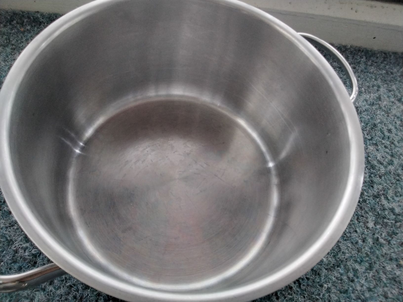 Padelle: 2 LITER PFANNE – Usato da Biel/Bienne venduto da dasi3 2