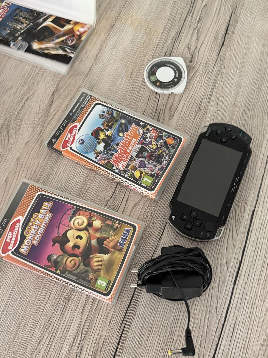Sony Console: Sony PSP mit 3 Spiele – Usato da Wettingen venduto da Joelds98