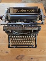 Antike Underwood Schreibmaschine - Rarität für Sammler!