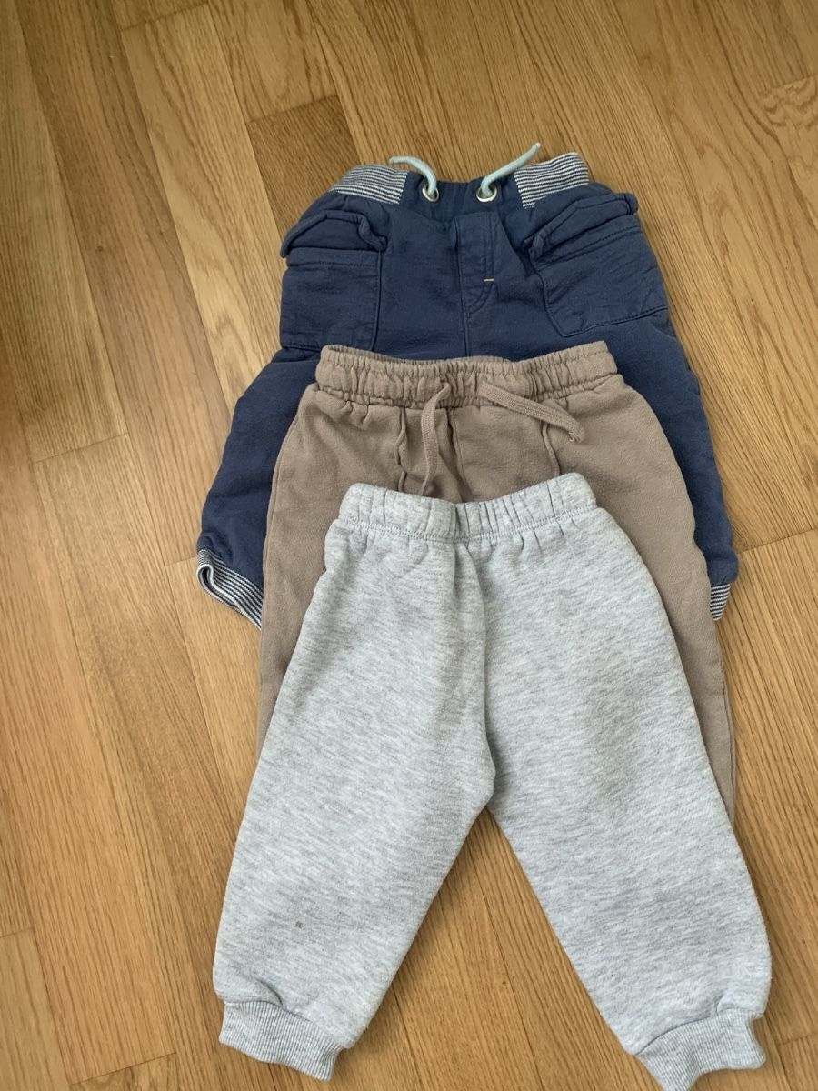 Kleiderpakete & -sets: 3er Set Kinder Hosen, Gr. 74 – Gebraucht aus Unterägeri von Globi8634
