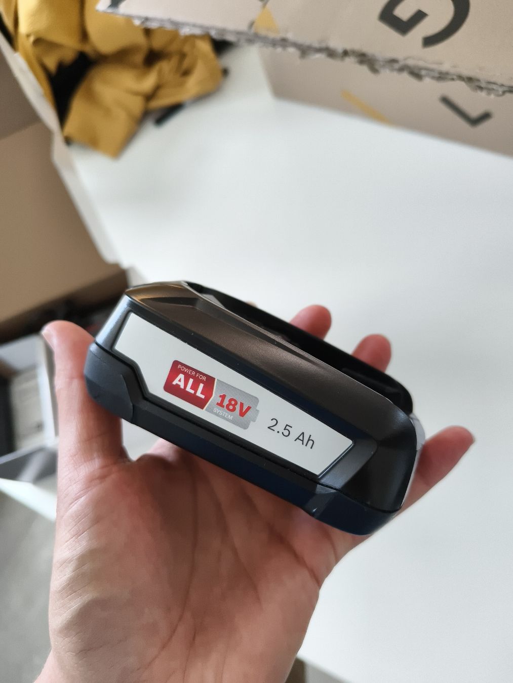 Bosch Caricatori & Batterie: Batterie Bosch 18V 2.5 Ah + chargeur rapide – Nuovo (secondo la descrizione) da Tramelan venduto da Gamoo 3