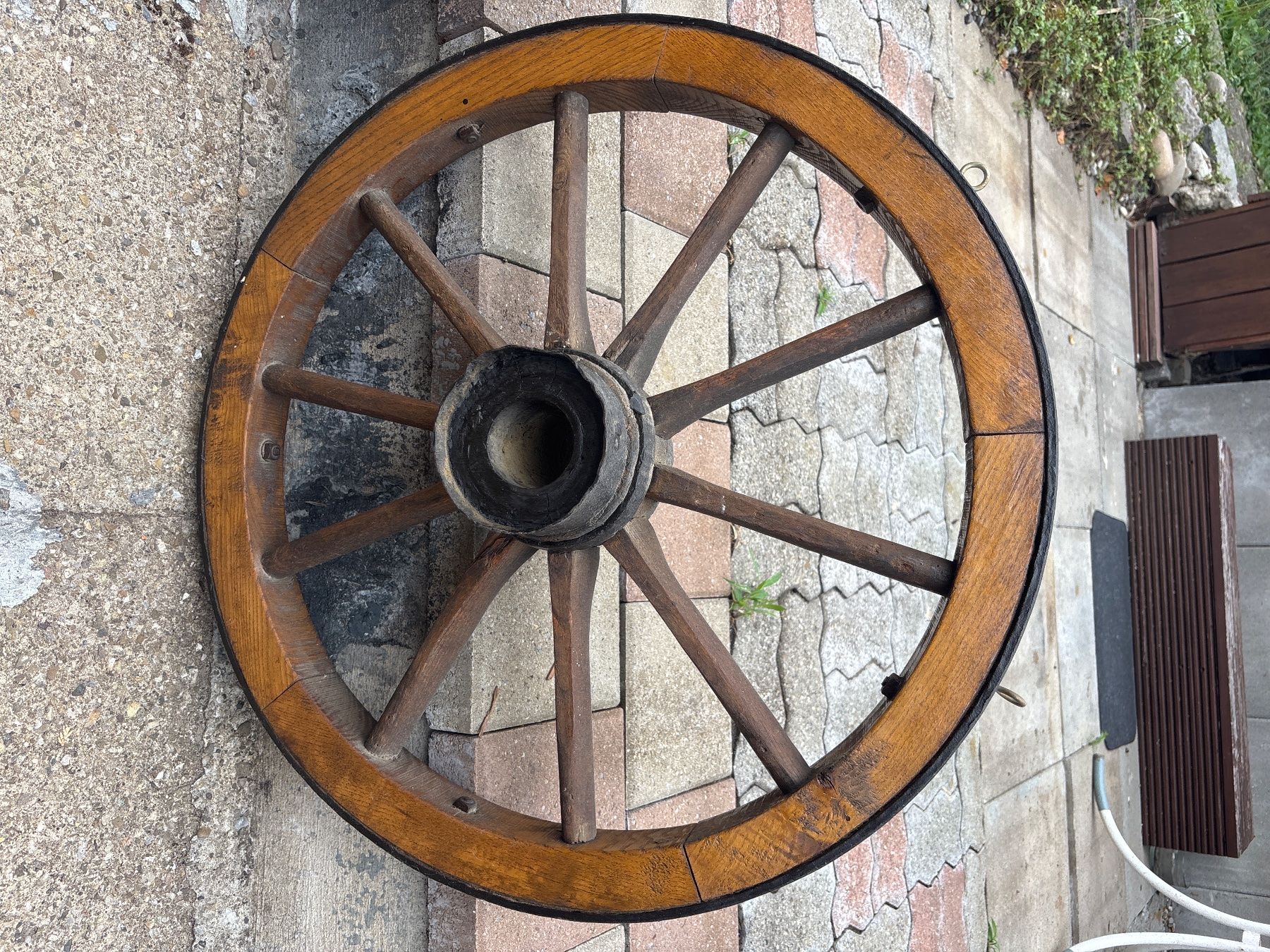 Pneus & Roues: Altes Wagenrad – D'occasion à Schaffhausen par luk_8ny5