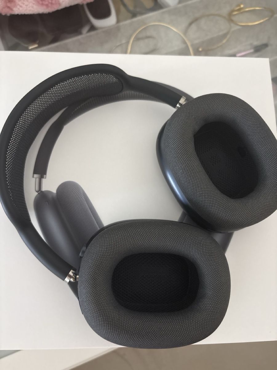 Apple Cuffie: AirPods Pro max  – Usato da Fällanden venduto da eld_2w6l