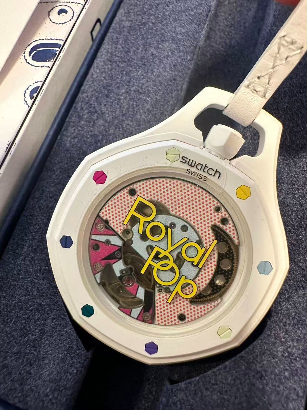 Swatch Orologi: Royal pop huit blanc – Nuovo (secondo la descrizione) da Kriens venduto da alp_8kd9 1