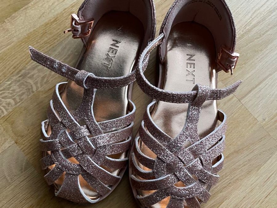 Next Scarpe per ragazze: Next Glitzer Sandale, rosegold, Grösse 24 – Usato da Niederuzwil venduto da guel28