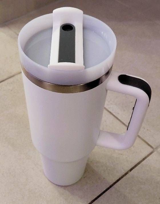Contenitori & Simili: Mug isotherme🥤 – Nuovo e nell'imballaggio originale da St-Livres venduto da lune_bleue 1