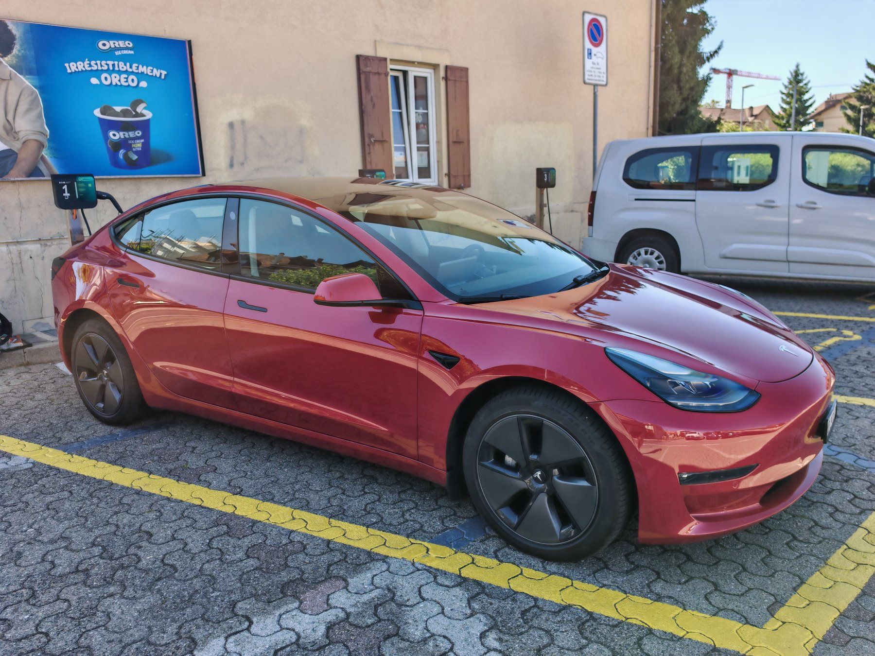 Tesla Autos: Tesla model 3 Long range dual motor AWD 4x4 rouge – Gebraucht aus Bettens von jed2002