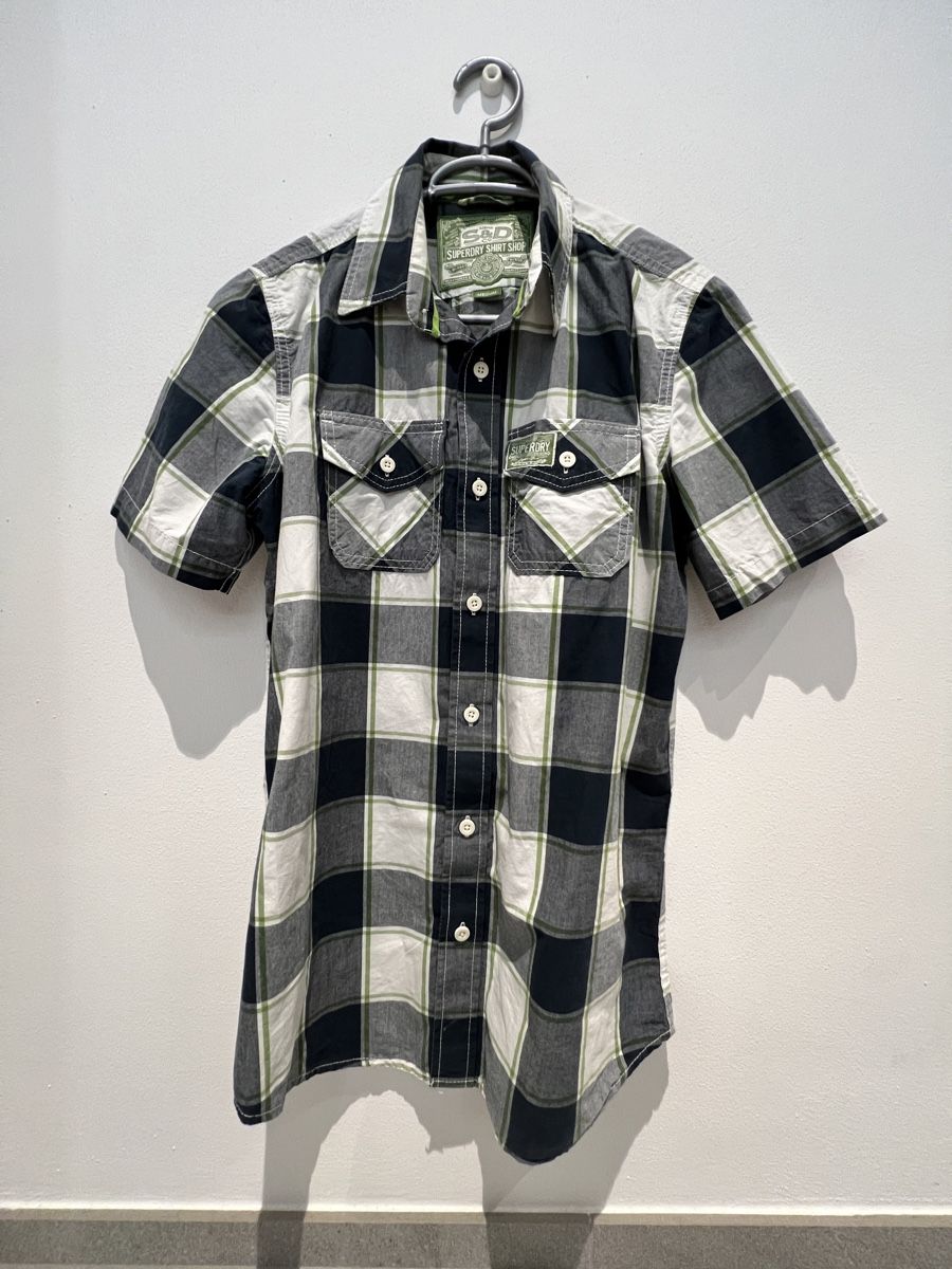 Hemden: Hemd SUPERDRY Medium – Gebraucht aus Inwil von Pphilm