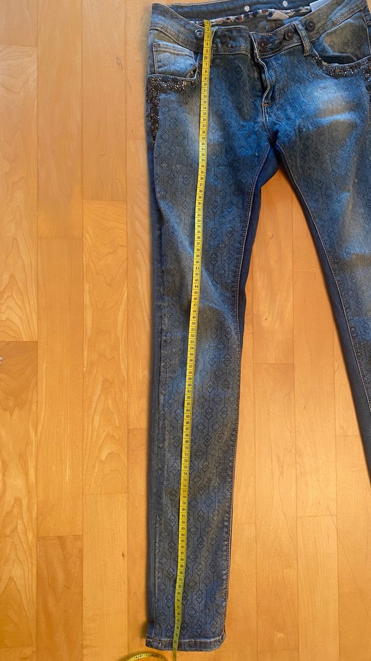 Jeans: Jeans mit Strasssteinen – Gebraucht aus luzern von bar_5gtr 3