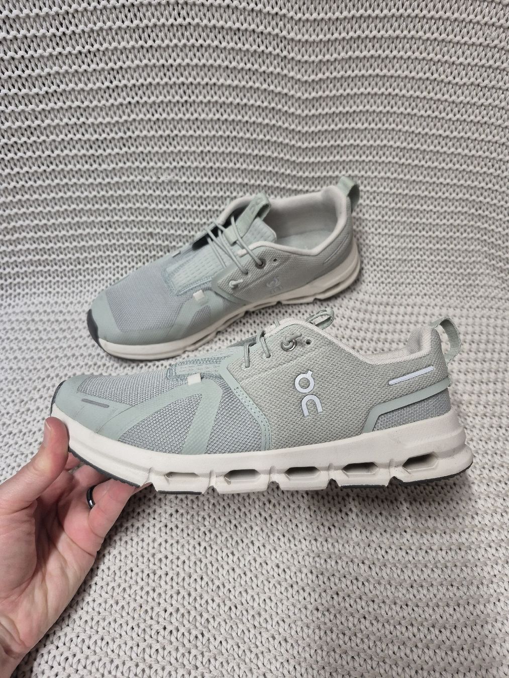 On Scarpe da donna: ON Running Cloud Sky Laufschuhe Gr.38 mint – Usato da Merligen venduto da muss_haben