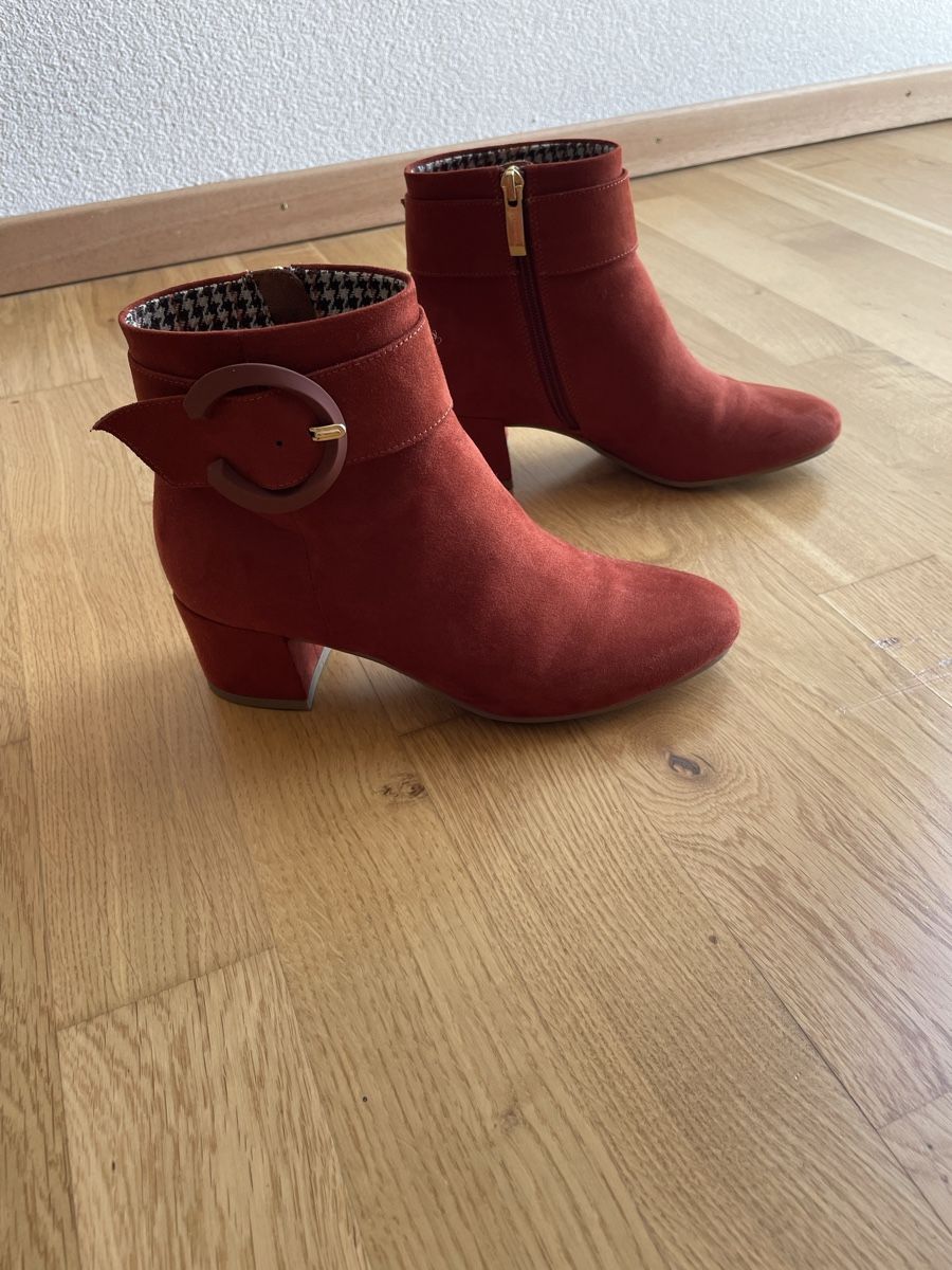 Scarpe da donna: Bottines Tamaris – Usato da Fribourg venduto da _rachel_01