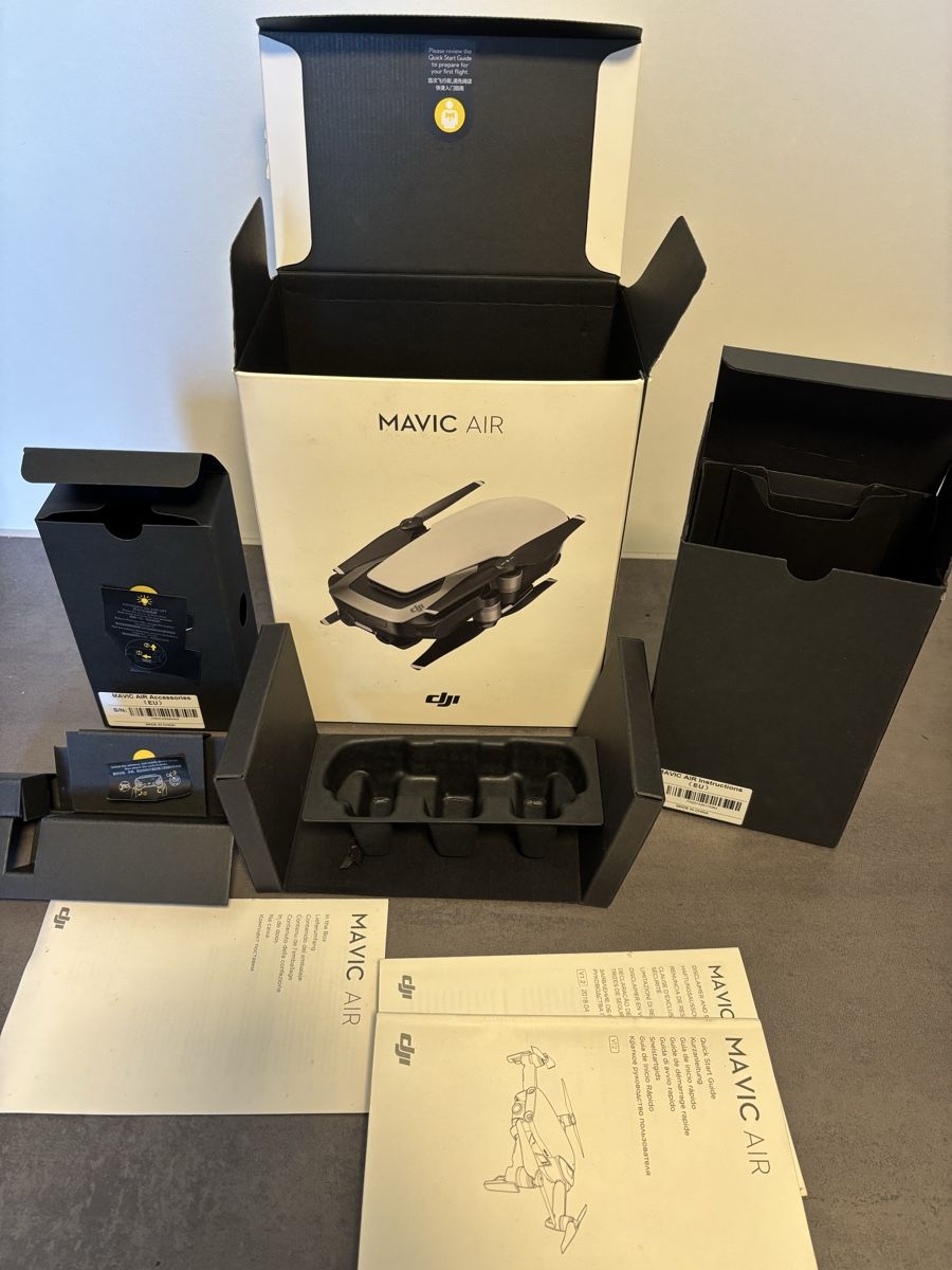 Sonstige Dekorationen & Accessoires: DJI Mavic Air Box Accessories and Packaging – Gebraucht aus Rüschlikon von ArnaudEichenberger