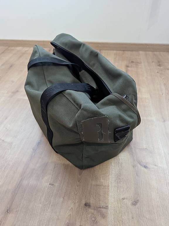 Schweizer Armee Borse: Original Schweizer Armee Effektentasche Sporttasche oliv – Usato da Rupperswil venduto da Kodama-Codes 3