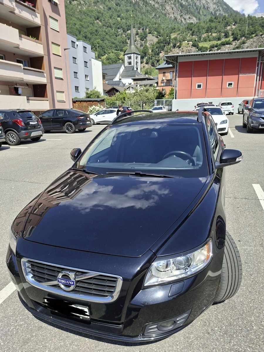 Volvo Automobili: Volvo V50 D3 Business – Usato da Gwatt (Thun) venduto da Parz1val
