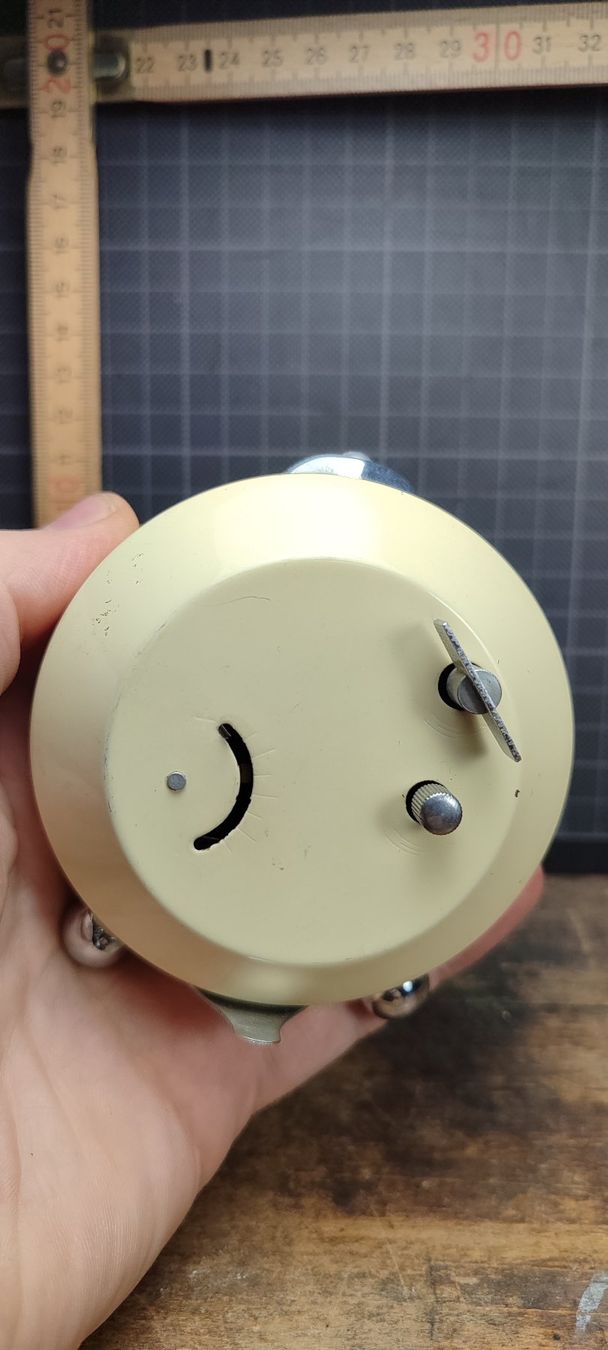 Wecker: Wunderschöner alter Wecker Nr 86m Made in  China – Gebraucht aus Gelterkinden von MYSTOREFORYOU4460 4