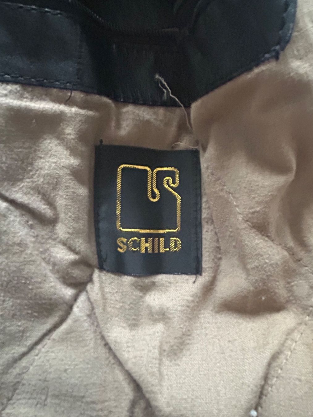 Giacche: Schwarze Lederjacke aus den 80er – Usato da Waltenschwil venduto da alfarumore 5