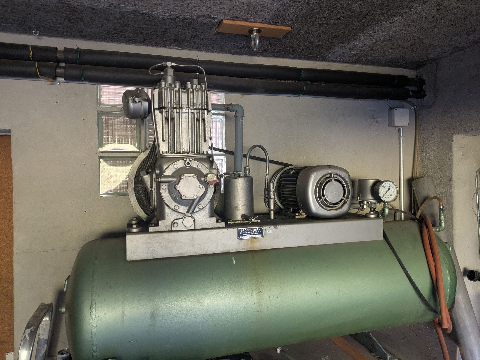 Compresseurs: Kompressor 66l – D'occasion à Albligen par pengeel