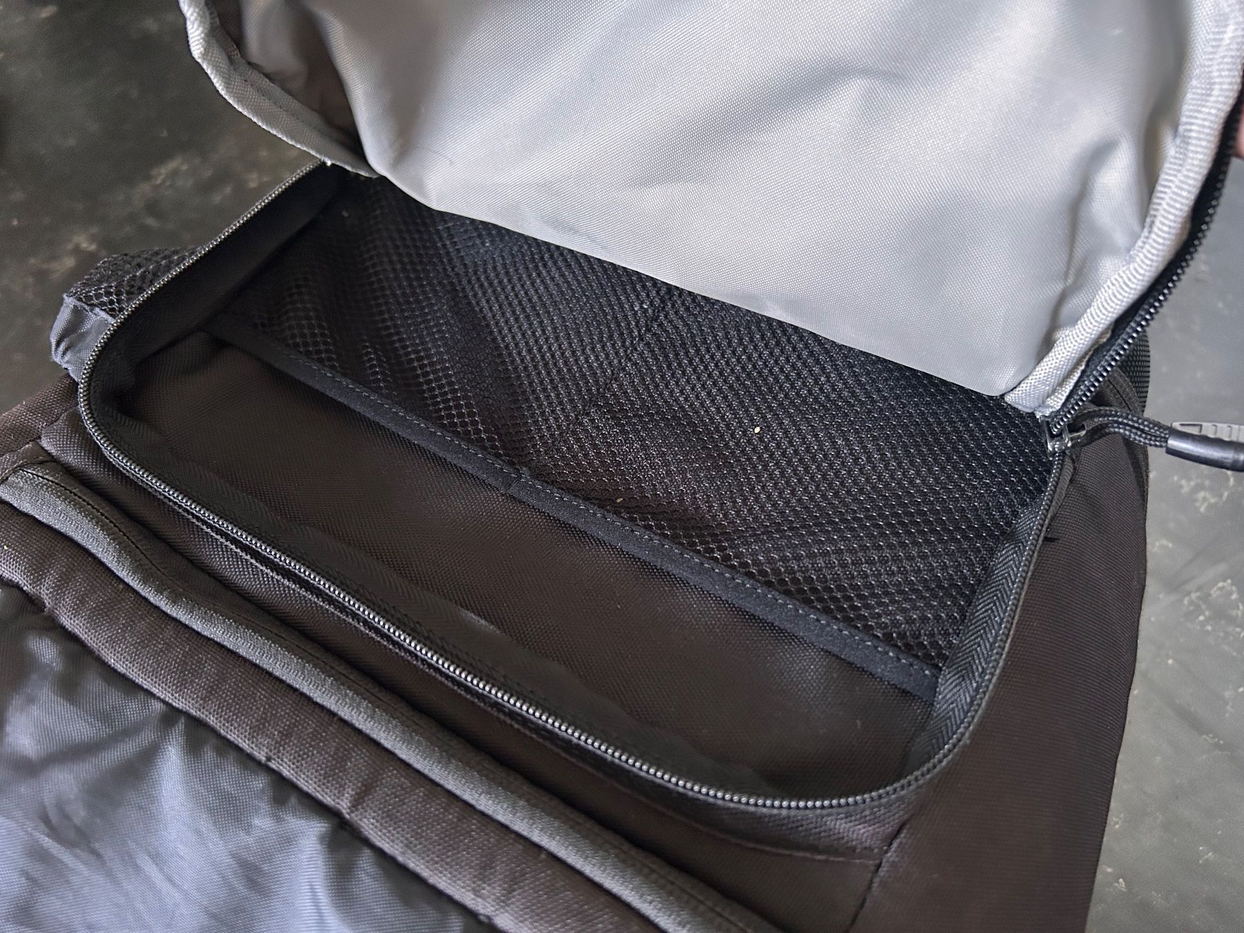 Zaini: Lowepro Fotorucksack - stark gebraucht – Usato da Bern venduto da inf_bdw8 4