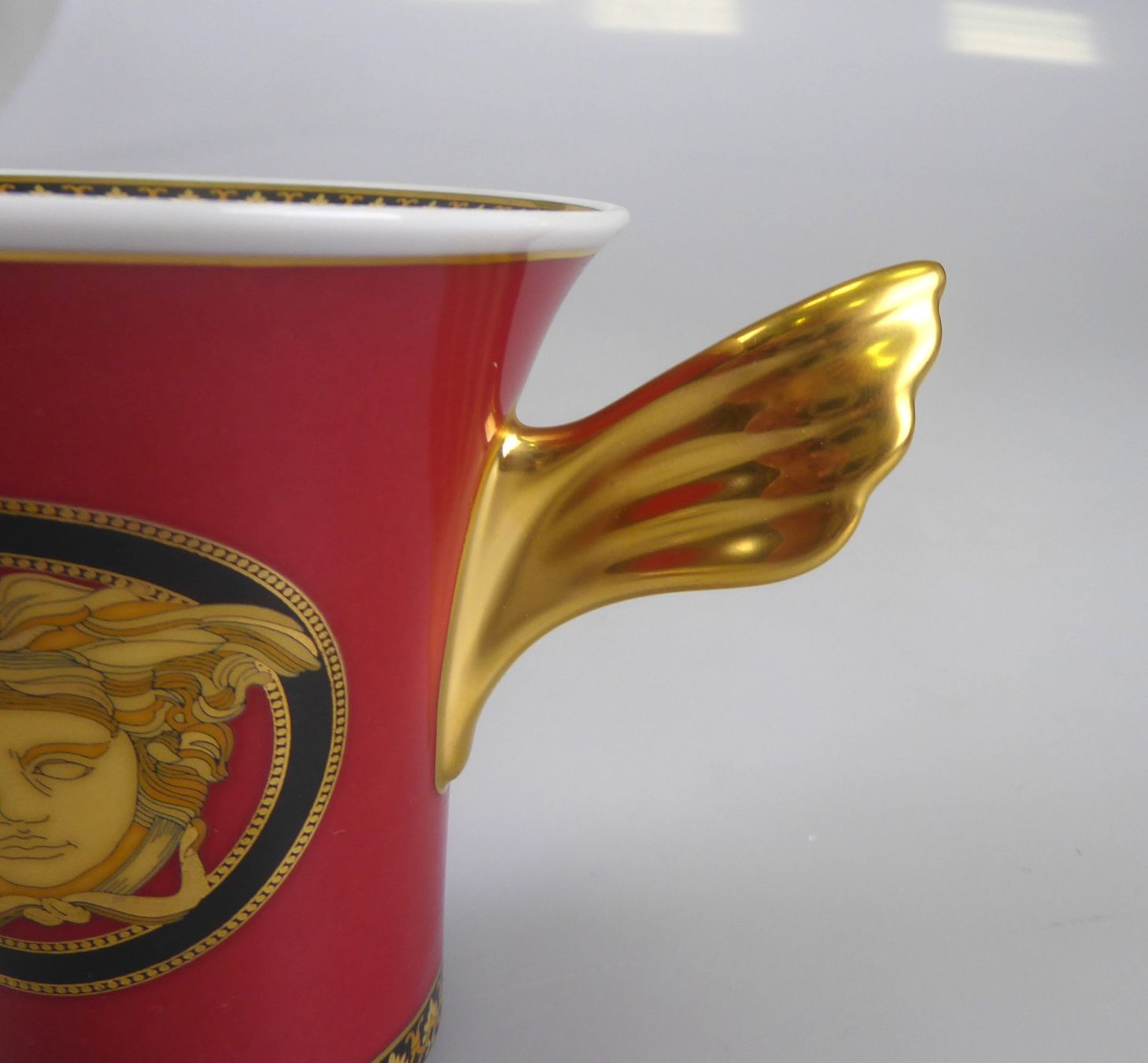 Rosenthal Tazze: ROSENTHAL Versace Kaffeetasse mit Unterteller – Usato da Volketswil venduto da brockipfannenstil 2