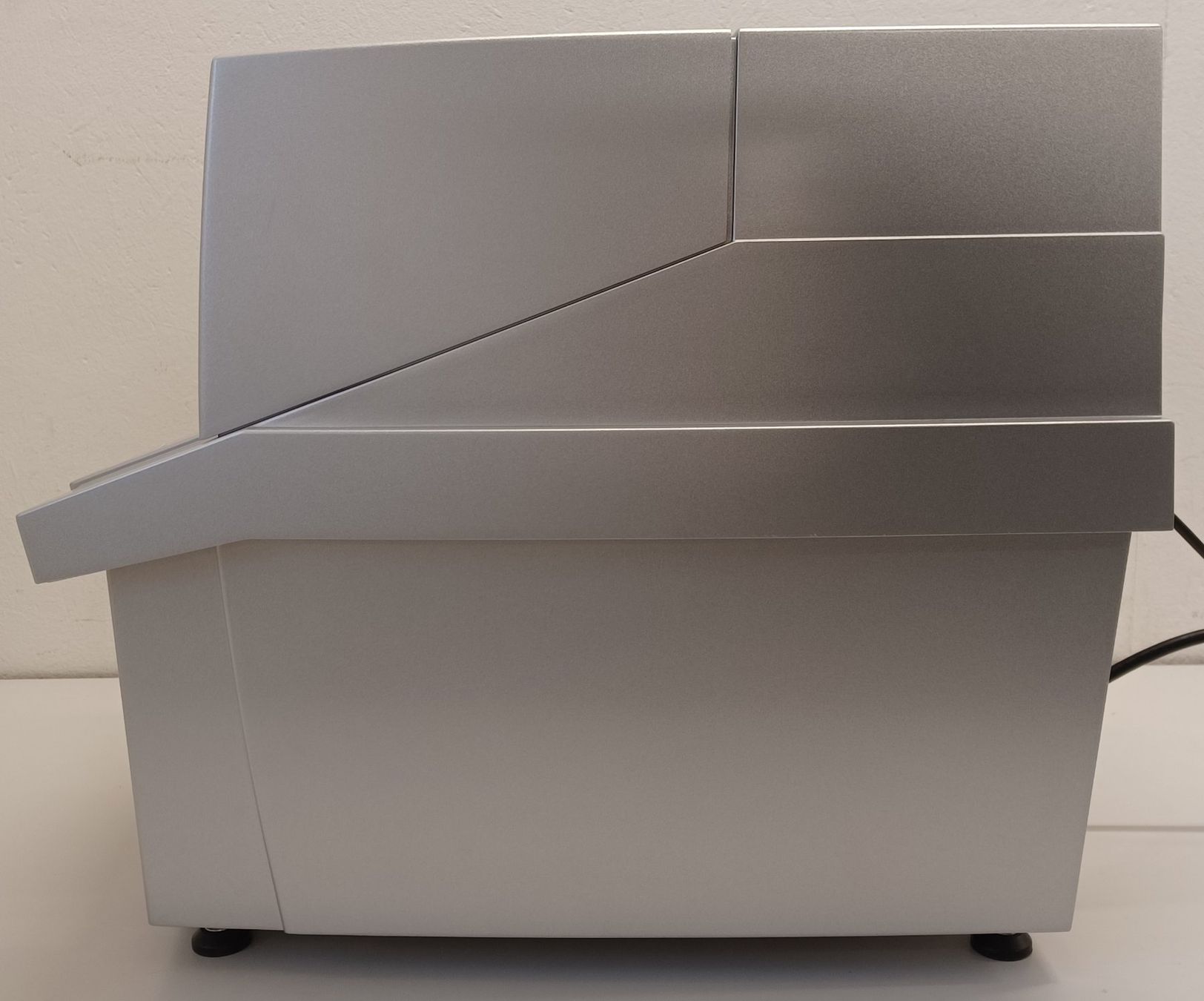 Accessori da laboratorio: Qiagen PyroMark Q24 Sequencer – Difettoso da Niederdorf venduto da LeptonAG_Labor 4